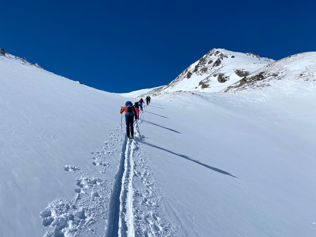 11_27. Feb 22_A_JO_Skitour Unterbaech VS (103).JPG